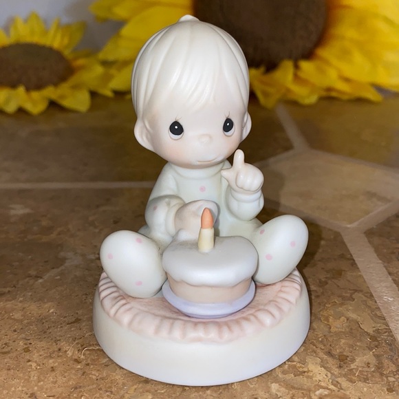 PRECIOUS MOMENTS “BABYS FIRST BIRTHDAY”